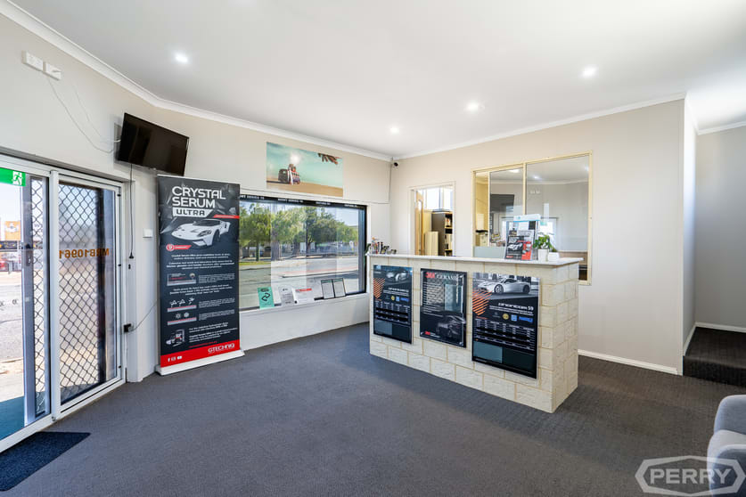 Click to view all images 87 Pinjarra Road Mandurah WA 6210 - Image 3