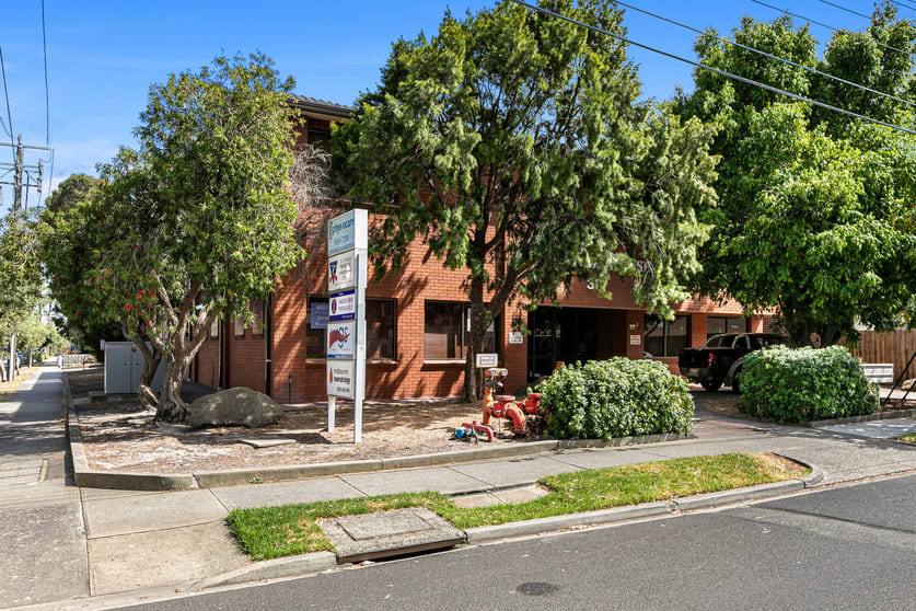 Click to view all images 3/30 Eleanor Street Footscray VIC 3011 - Image 2