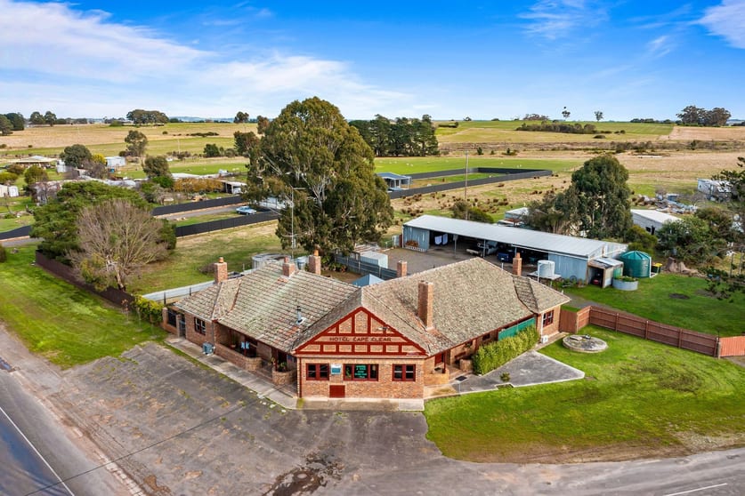 Click to view all images 1470 Scarsdale-Pitfield Road Cape Clear VIC 3351 - Image 3
