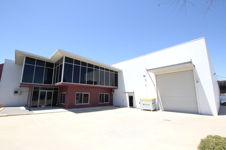 Click to view all images 9 Rimmer Road Landsdale WA 6065 - Image 1