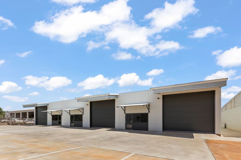 Click to view all images Unit 2 33 Gwendoline Crossing Bilingurr WA 6725 - Image 1