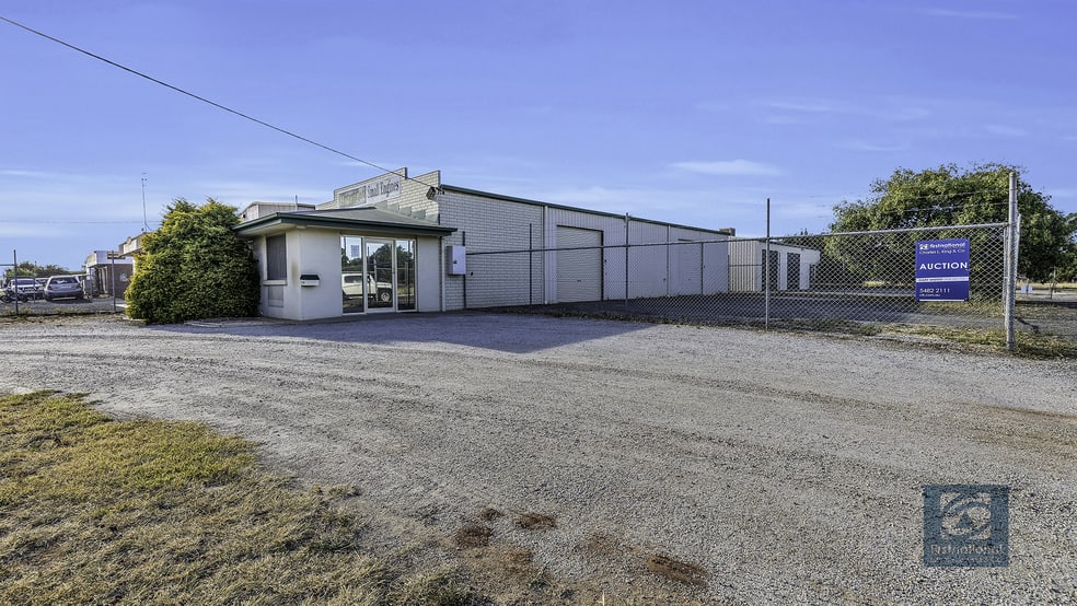Click to view all images 43 Mundarra Road Echuca VIC 3564 - Image 3