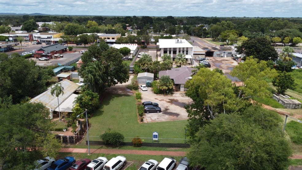 Click to view all images 30 First Street Katherine NT 0850 - Image 2