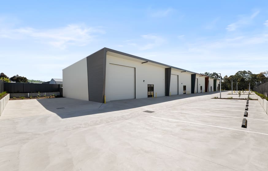 Click to view all images 203 McKoy Street Wodonga VIC 3690 - Image 2