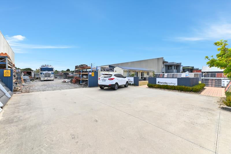 Click to view all images 31 Rimfire Drive Hallam VIC 3803 - Image 2