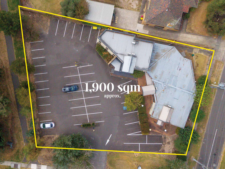 Click to view all images 1078 Main Road Eltham VIC 3095 - Image 3