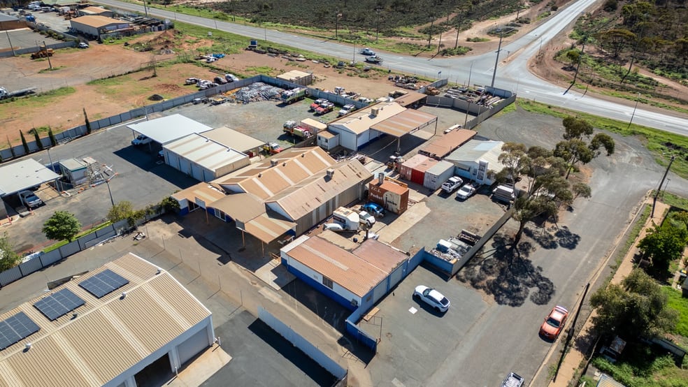 Click to view all images 2 Hewitt Street South Kalgoorlie WA 6430 - Image 2