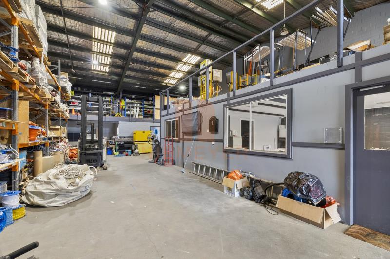 Click to view all images Unit 2/16 Works Place Milperra NSW 2214 - Image 3