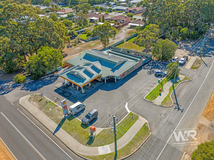 Click to view all images 639 Frenchman Bay Road Little Grove WA 6330 - Image 1