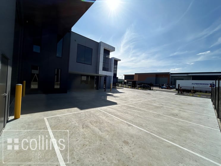 Click to view all images 4 Sette Circuit Pakenham VIC 3810 - Image 3