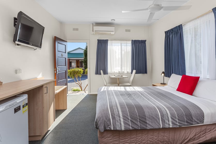 Click to view all images Apollo Bay VIC 3233 - Image 2
