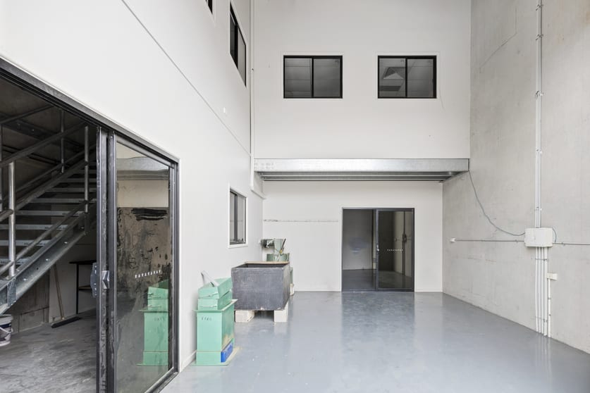 Click to view all images 2/9-11 Paul Court Jimboomba QLD 4280 - Image 3