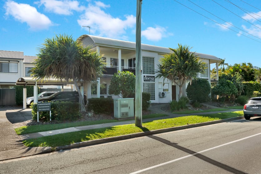 Click to view all images 2/168 Noosa Parade Noosaville QLD 4566 - Image 2