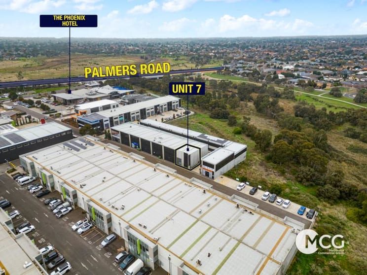 Click to view all images 7/40C Wallace Ave Point Cook VIC 3030 - Image 3