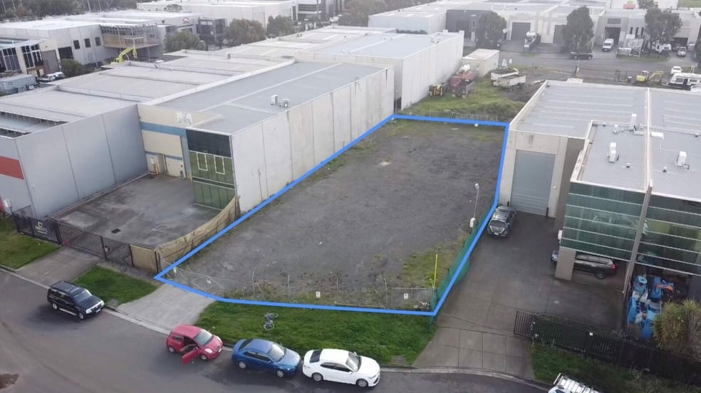 Click to view all images 5 Lawn Court Craigieburn VIC 3064 - Image 3