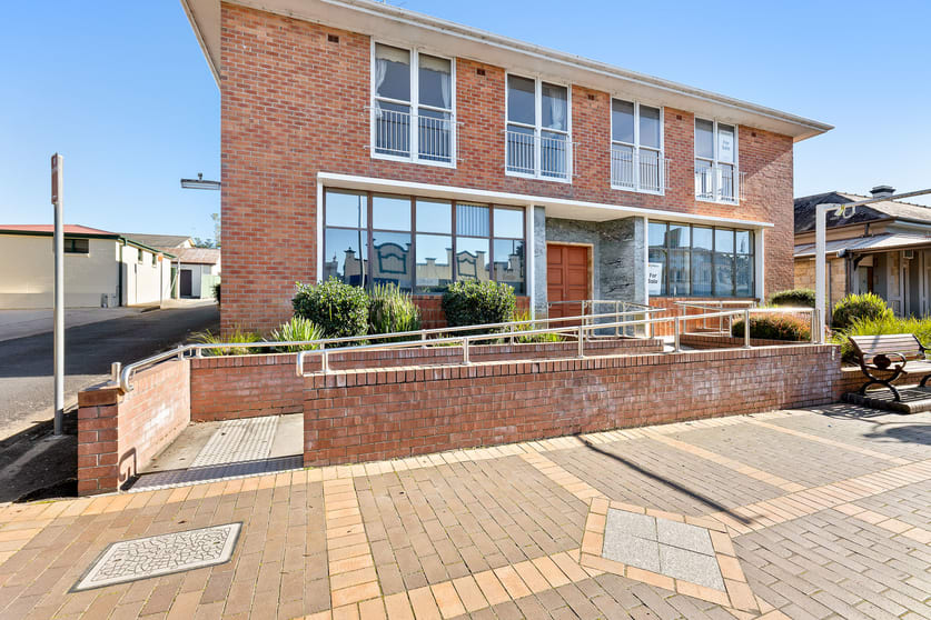 Click to view all images 61 Vulcan Street Moruya NSW 2537 - Image 2