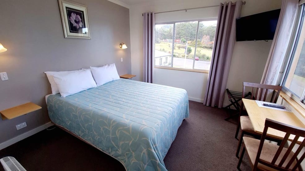 Click to view all images Eaglehawk Neck TAS 7179 - Image 3