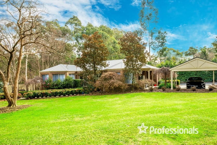 Click to view all images 1875 Warburton Highway Woori Yallock VIC 3139 - Image 2