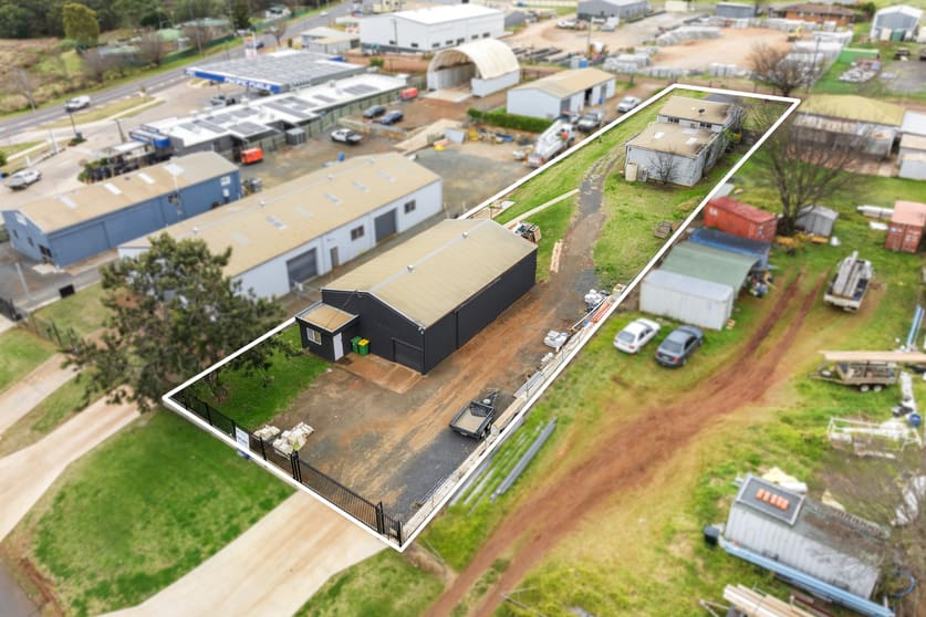 Click to view all images 23 Boothby Street Drayton QLD 4350 - Image 2