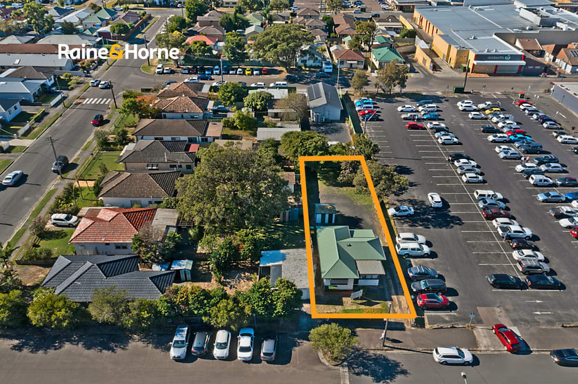 Click to view all images 12 Alfred Street Umina Beach NSW 2257 - Image 2