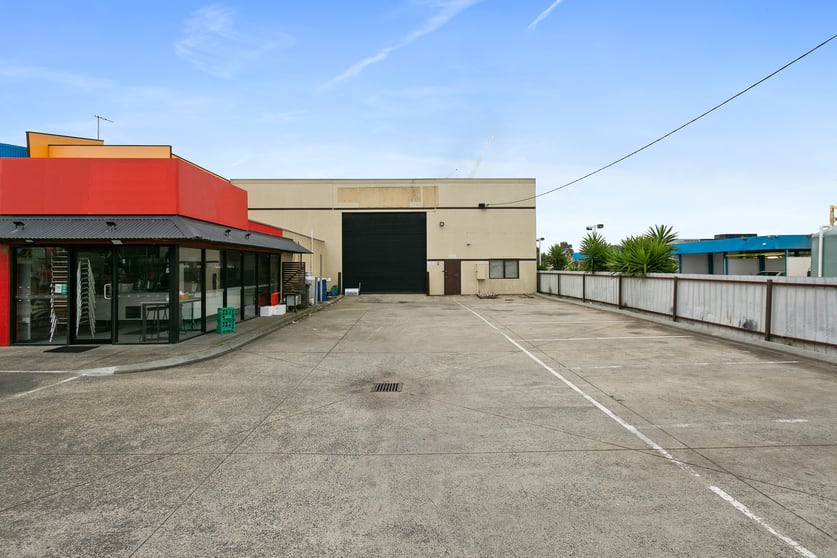 Click to view all images 2 Yale Drive Epping VIC 3076 - Image 1