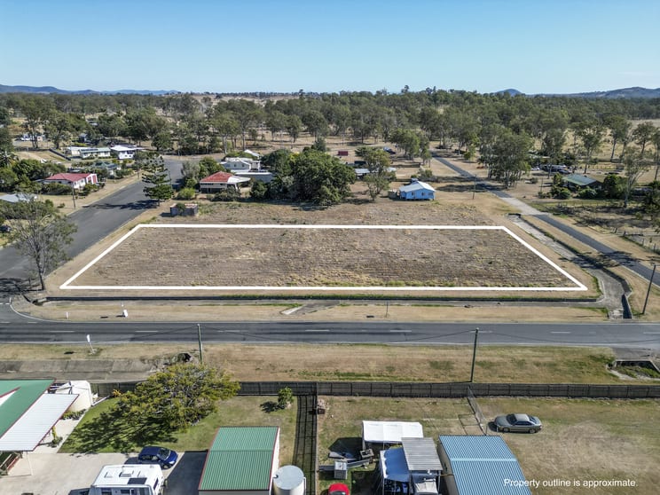Click to view all images 23B Frederick Street Biggenden QLD 4621 - Image 3