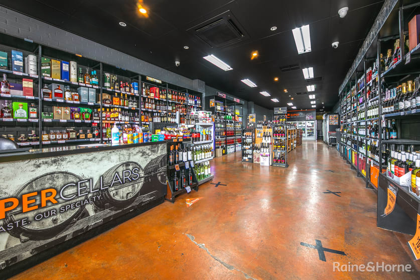 Click to view all images 99 O'Shanassy Street Sunbury VIC 3429 - Image 2