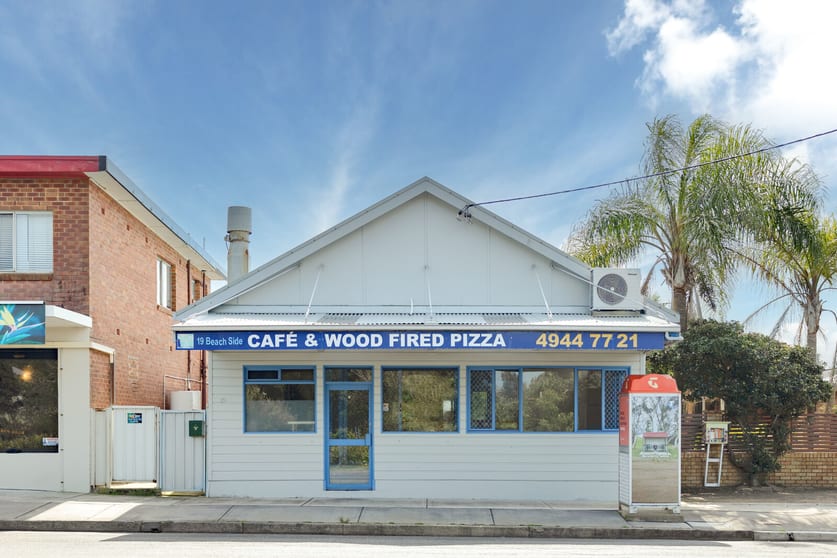 Click to view all images 19 Beach Road Redhead NSW 2290 - Image 1