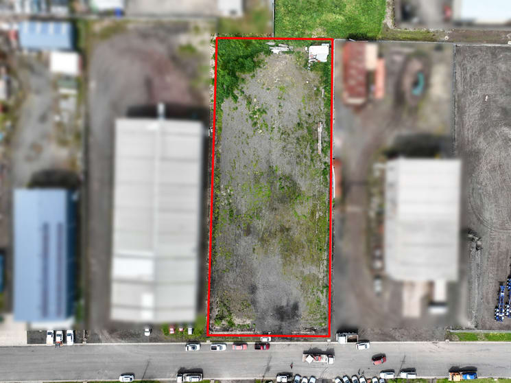 Click to view all images 8-10 Saunders Street Colac East VIC 3250 - Image 2