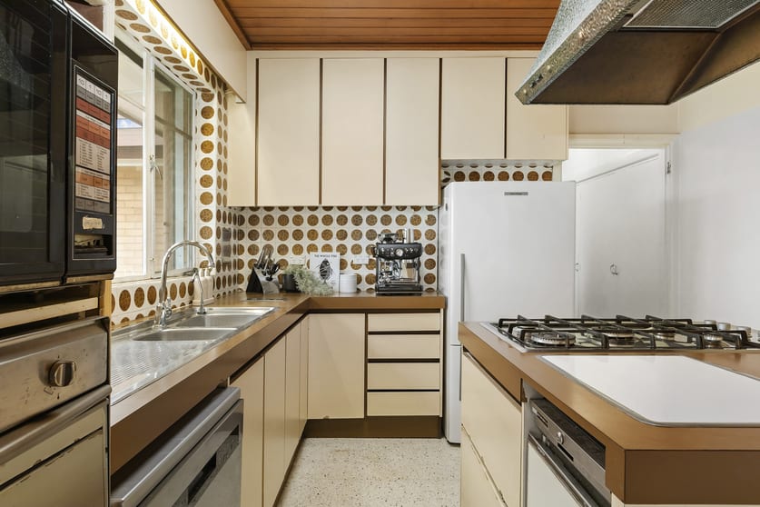 Click to view all images 24 Riverview Street Avondale Heights VIC 3034 - Image 1