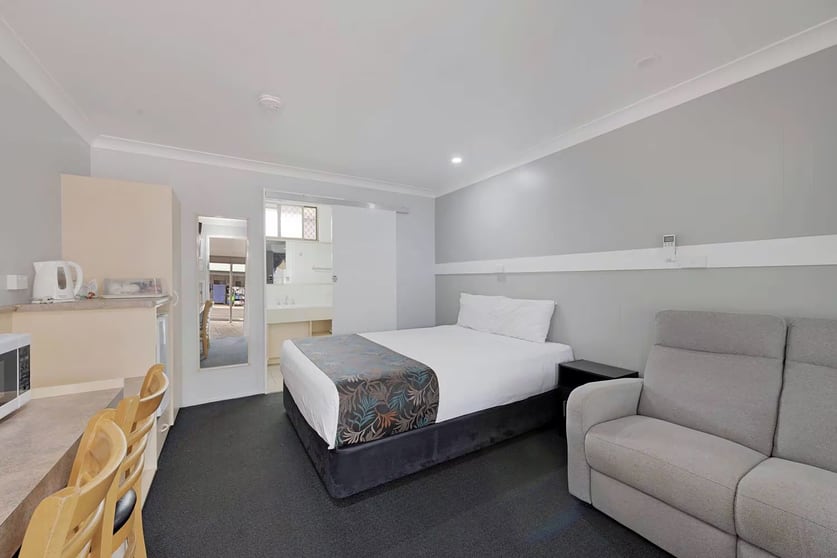 Click to view all images Bundaberg Central QLD 4670 - Image 3