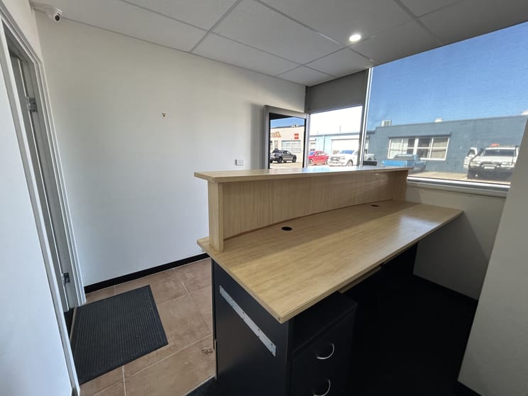 Click to view all images 12/83 Wollongong Street Fyshwick ACT 2609 - Image 3