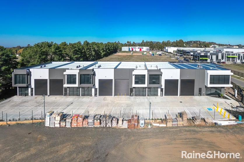 Click to view all images Factory 1/24 Pioneer Way New Gisborne VIC 3438 - Image 3