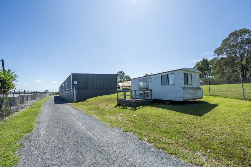 Click to view all images 10-11 Mulgi Drive South Grafton NSW 2460 - Image 3