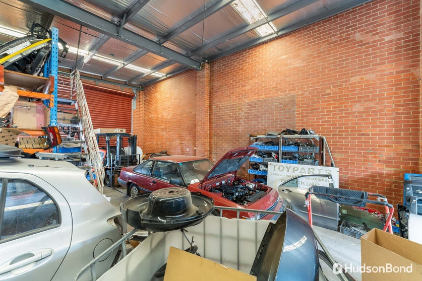 Click to view all images 3 Steven Court Ringwood VIC 3134 - Image 2