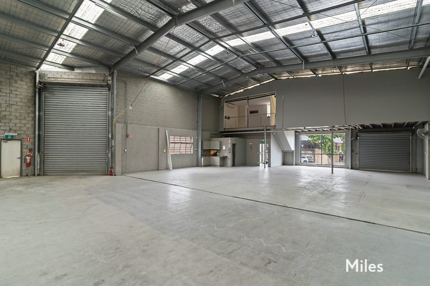 Click to view all images 622 Waterdale Road Heidelberg West VIC 3081 - Image 2
