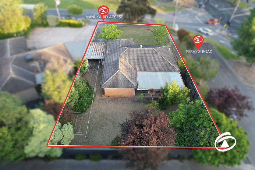 Click to view all images 1 Manuka Road Berwick VIC 3806 - Image 3