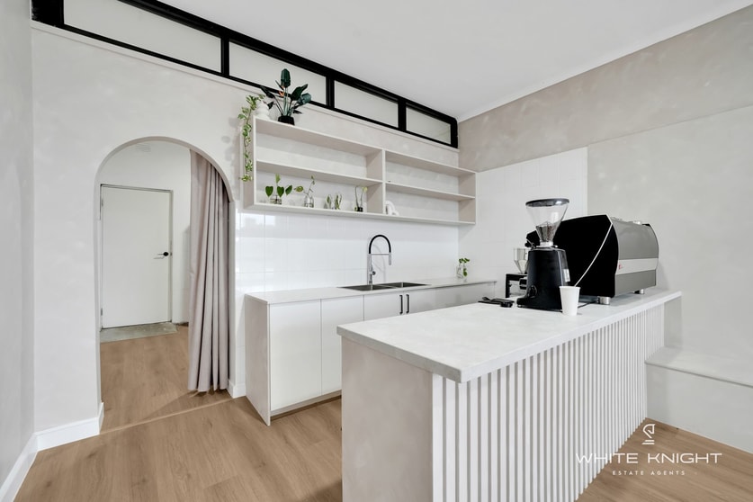 Click to view all images 39 Rhodes Street St Albans VIC 3021 - Image 3