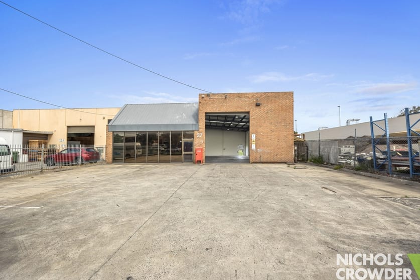 Click to view all images 37 Hinkler Road Mordialloc VIC 3195 - Image 2