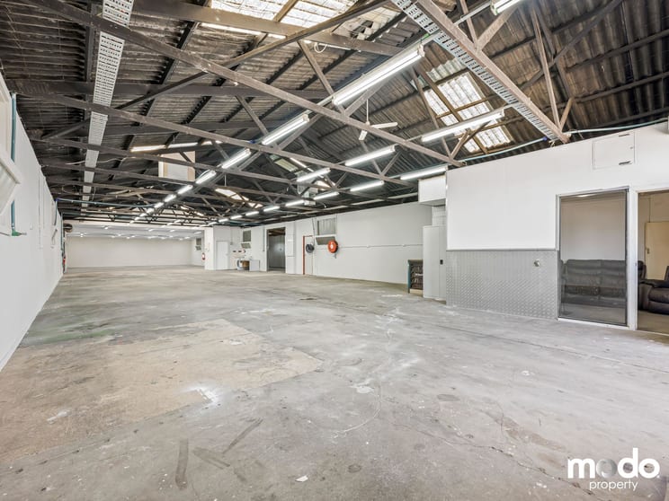 Click to view all images 17 Martha Street Seaford VIC 3198 - Image 3