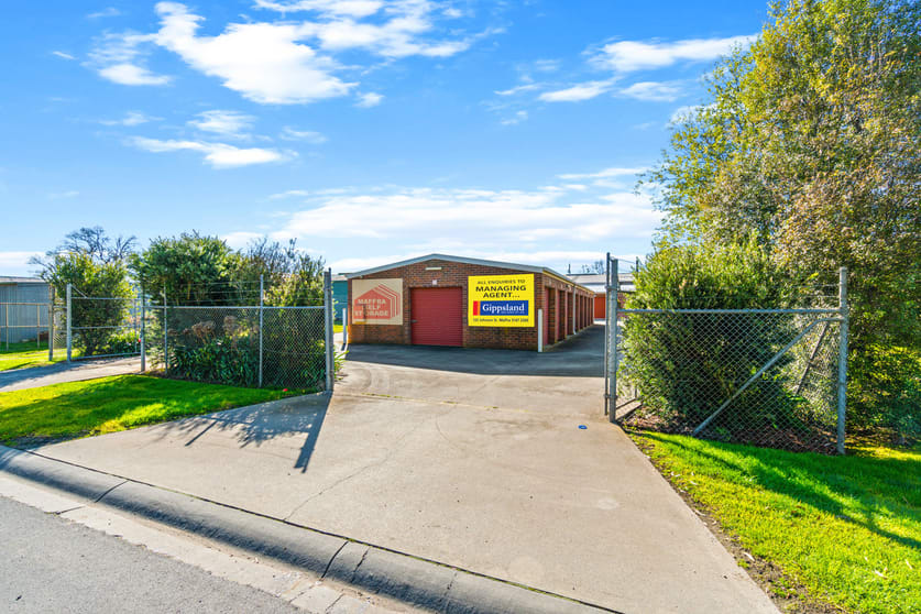Click to view all images 14 McMahon Drive Maffra VIC 3860 - Image 3