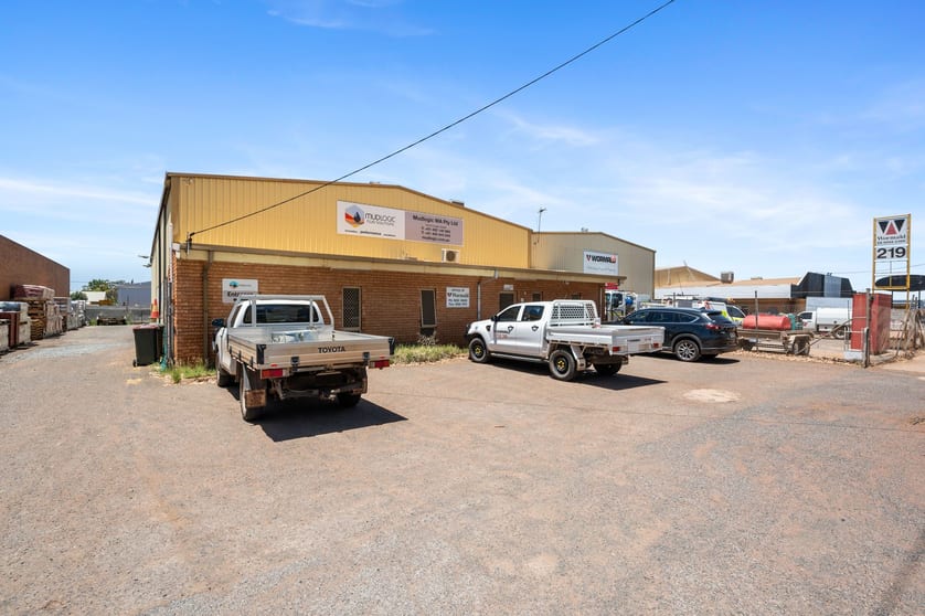 Click to view all images 219 Dugan Street Kalgoorlie WA 6430 - Image 1