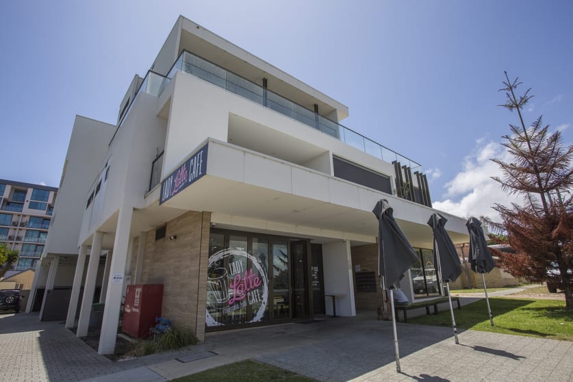 Click to view all images 41 Edgehill Street Scarborough WA 6019 - Image 2