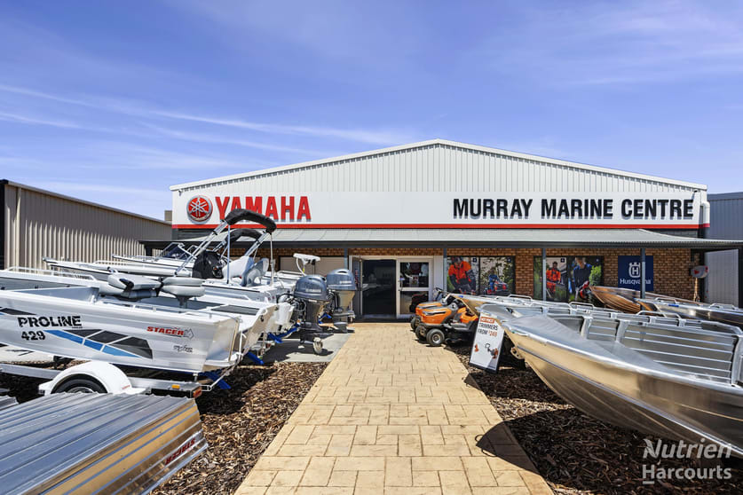 Click to view all images 253 Renmark Avenue Renmark SA 5341 - Image 1
