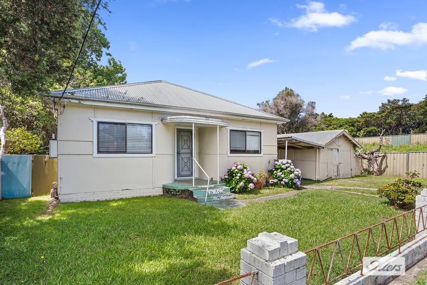 Click to view all images 10-12 Soudan Street Fairy Meadow NSW 2519 - Image 2