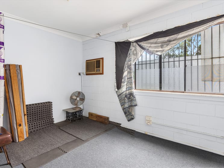 Click to view all images 3/4 Appin Place St Marys NSW 2760 - Image 3