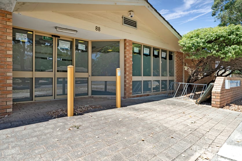 Click to view all images 86 Eudoria Street Gosnells WA 6110 - Image 3