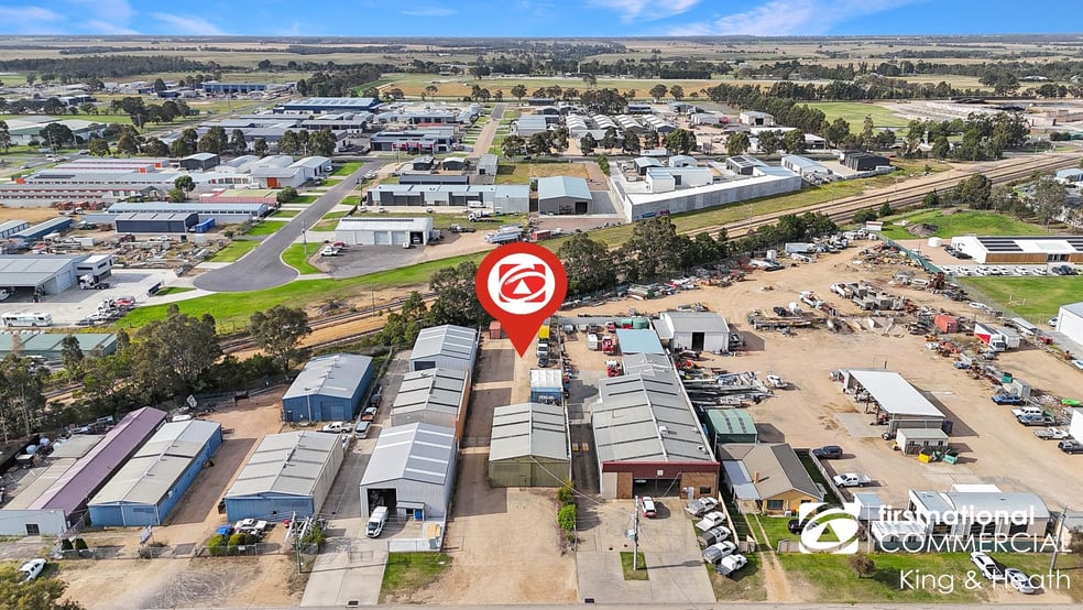 Click to view all images 17 Gordon Street Bairnsdale VIC 3875 - Image 3