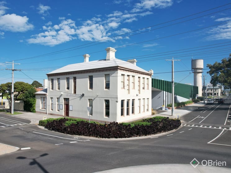 Click to view all images 54 Pyke Street Bairnsdale VIC 3875 - Image 1