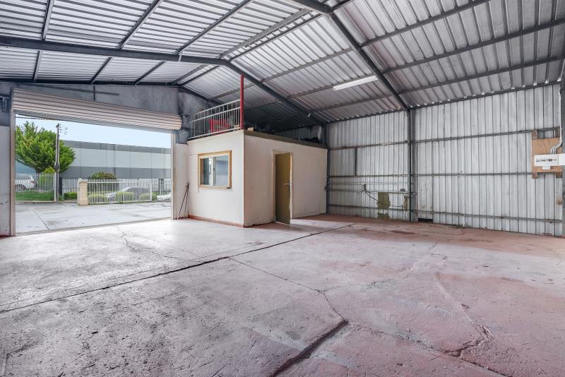 Click to view all images 4 Ballantyne Street Magill SA 5072 - Image 3